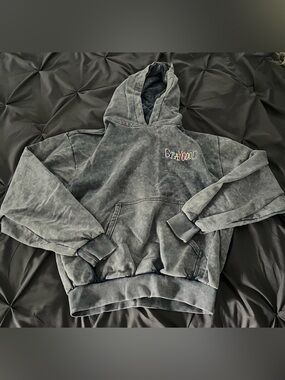 STAYCOOL Faded Grey Sweatshirt w/Colorful flair - M